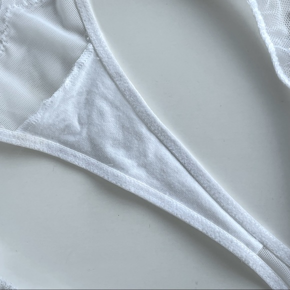 White Mesh and Lace Thong with Bows - Picture 15 of 16